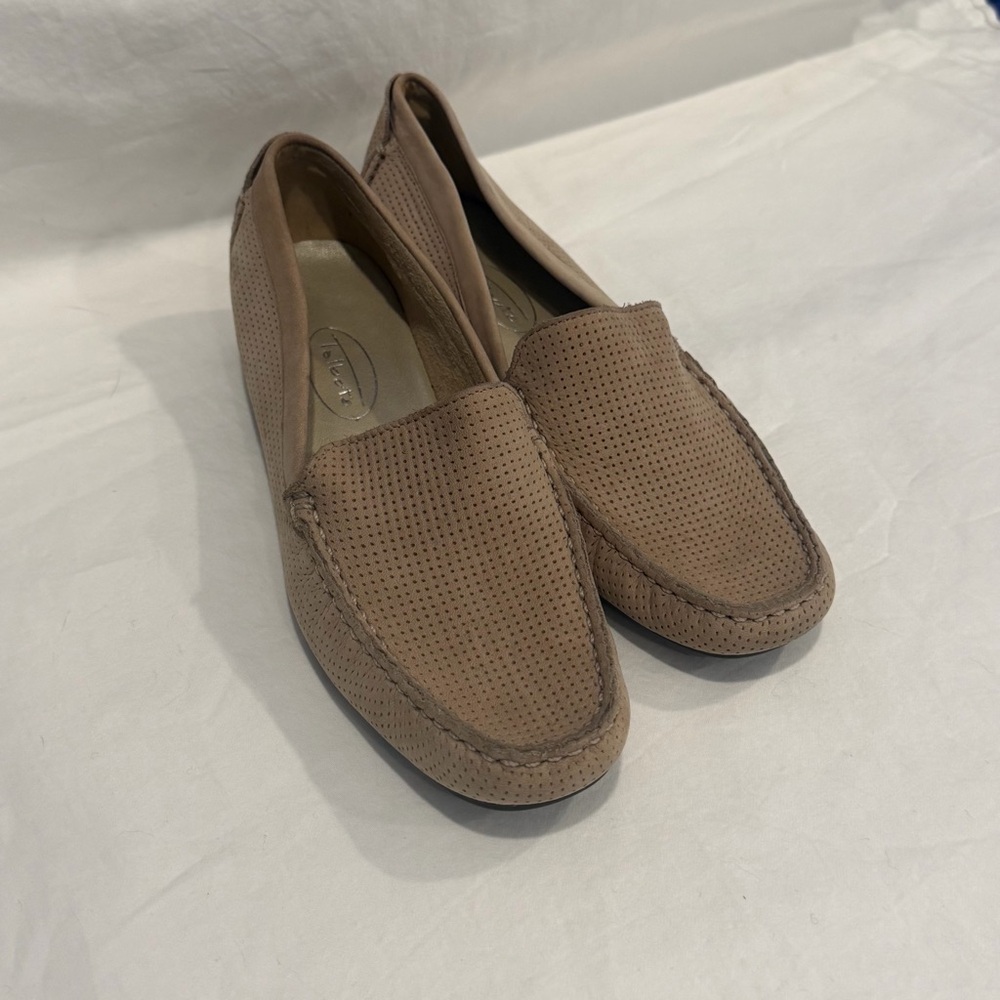 Talbots 5.5 leather Tan Perforated Slip-On Loafers shoes driving moccasins flats